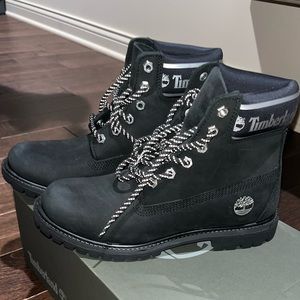 Brand new, never worn size 7.5 timberland boots